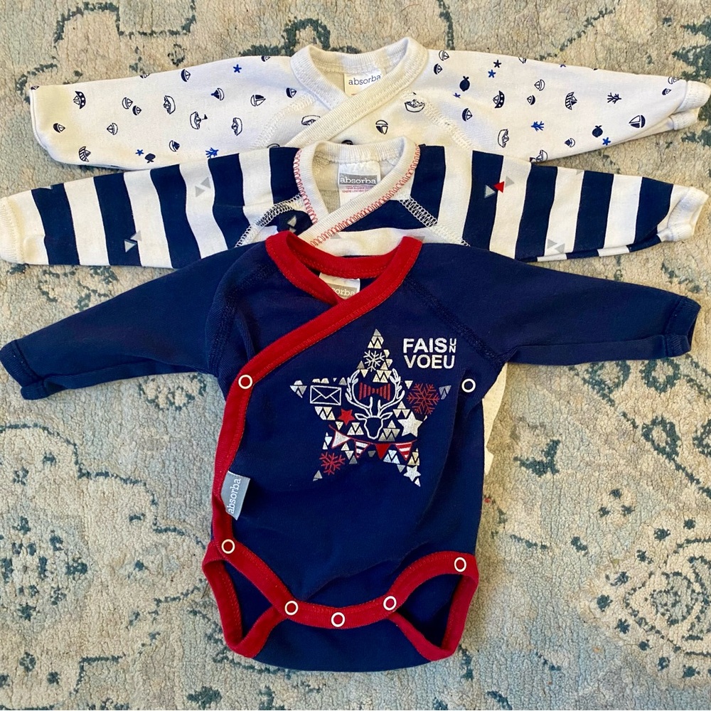 Lot of 30 newborn baby clothes